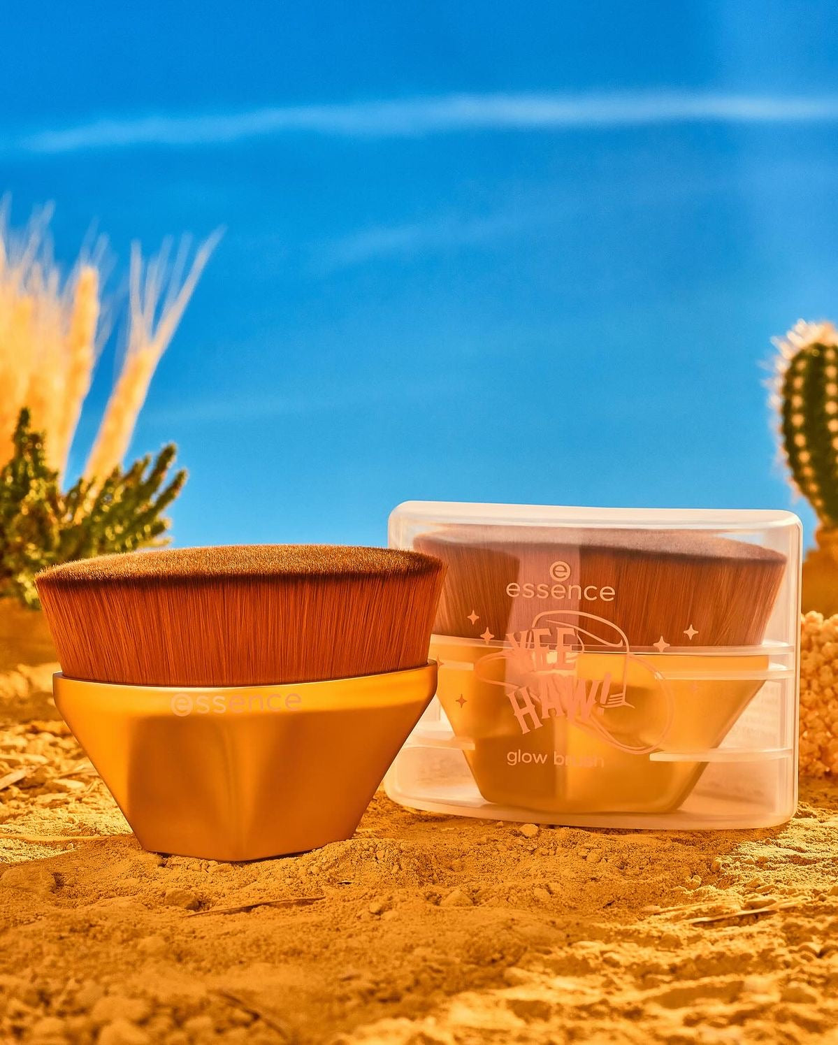 Essence Yee Haw Glow Brush